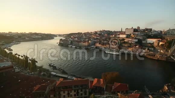 波尔图城市天际线多罗河葡萄牙旅行视频的预览图