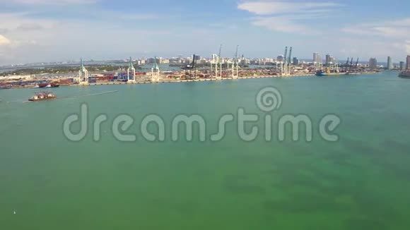 迈阿密港的空中录像视频的预览图
