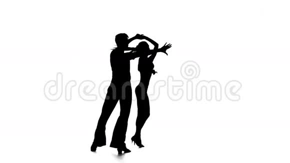 拉丁舞元素剪影情侣舞厅白色背景视频的预览图