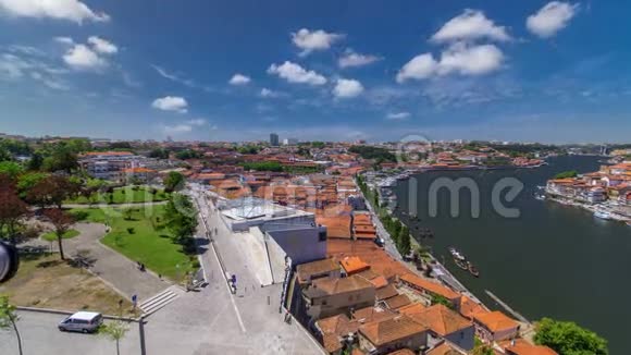 葡萄牙波尔图历史城市的景色视频的预览图