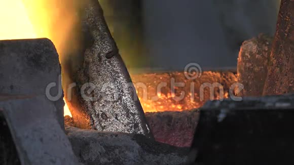 铸造厂丢失蜡青铜铸造视频的预览图