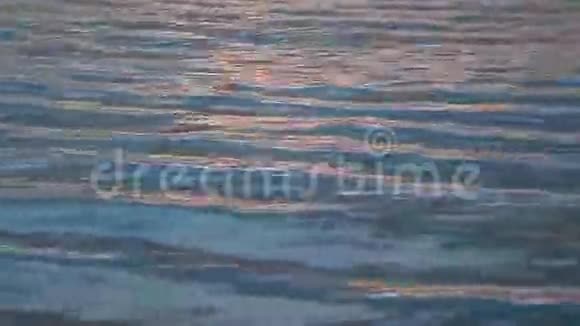 海波反射夕阳光视频的预览图