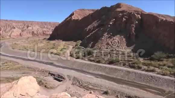 智利阿塔卡马沙漠的景观和山脉视频的预览图