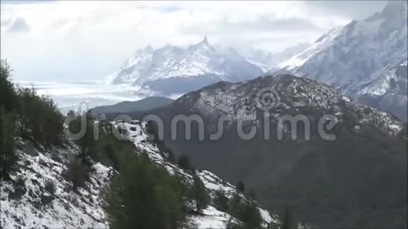 智利巴塔哥尼亚的景观和冰川视频的预览图