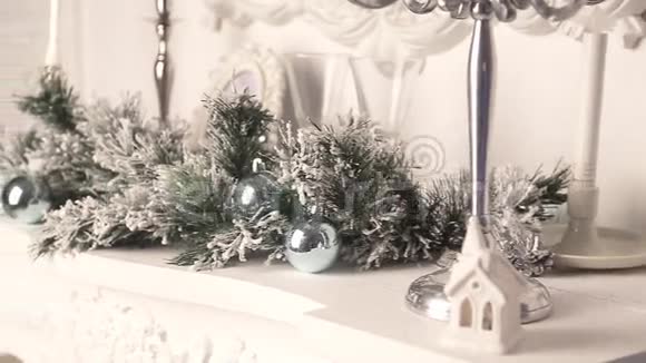 圣诞节装饰白色壁炉视频的预览图