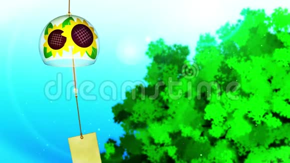 日本传统夏季景观带风磬五彩缤纷的风铃循环动画视频的预览图