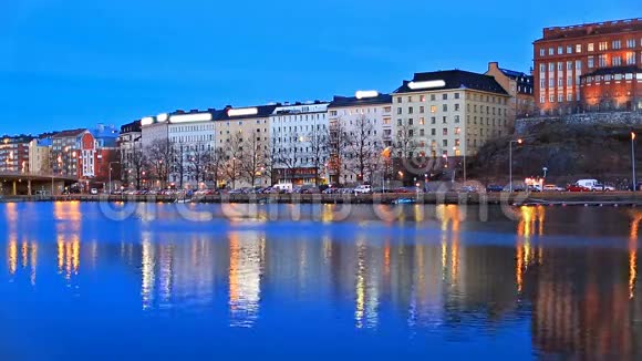 芬兰赫尔辛基的夜景视频的预览图