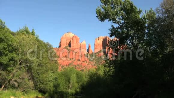 大教堂岩石景观视频的预览图