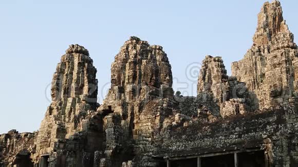 柬埔寨吴哥汤姆寺建筑群视频的预览图