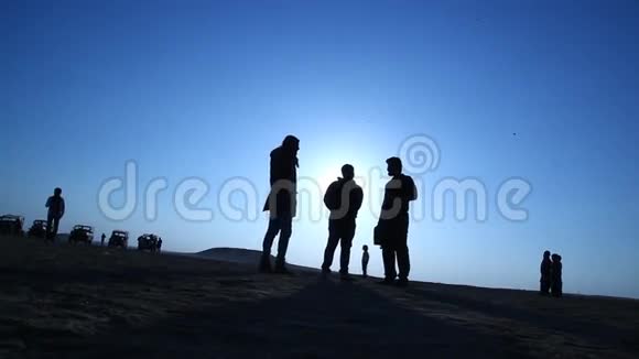 印度沙漠电影摄制组视频的预览图