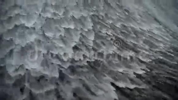 来自大坝的瀑布和喷雾视频的预览图