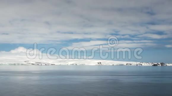 南极海岸线与冰的形成视频的预览图