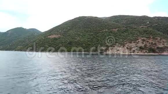 希腊自治区阿托斯半岛的船帆视频的预览图