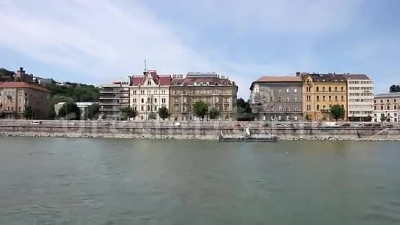 布达佩斯多瑙河畔视频的预览图