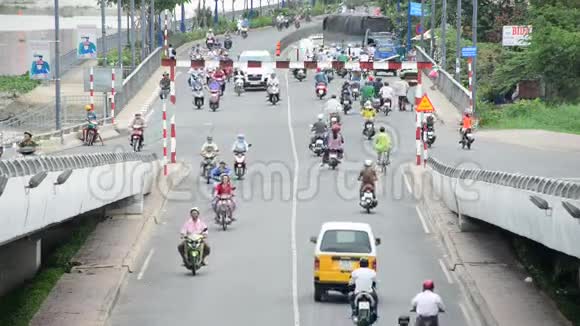 胡志明市市中心繁忙街道交通越南视频的预览图