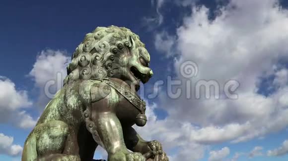 中国北京紫禁城青铜守护狮像视频的预览图