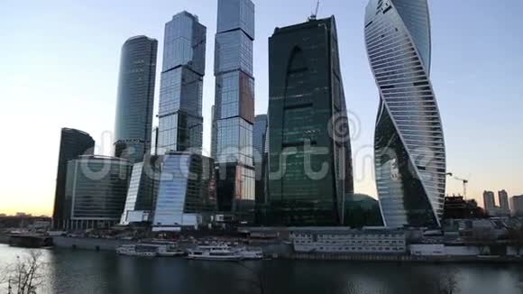 摩天大楼国际商务中心城市晚上莫斯科俄罗斯视频的预览图