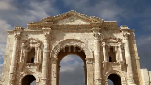 约旦乌姆盖斯乌姆盖斯的罗马废墟视频的预览图