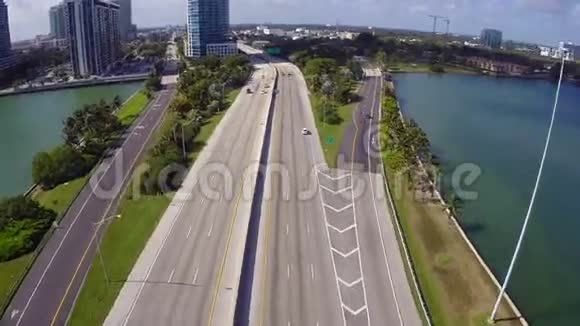 迈阿密大桥的空中录像视频的预览图
