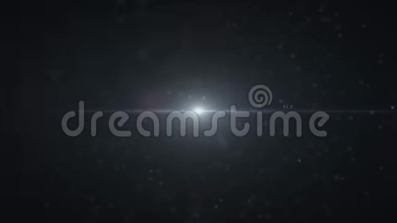 黑暗背景上的暖光变形透镜耀斑视频的预览图