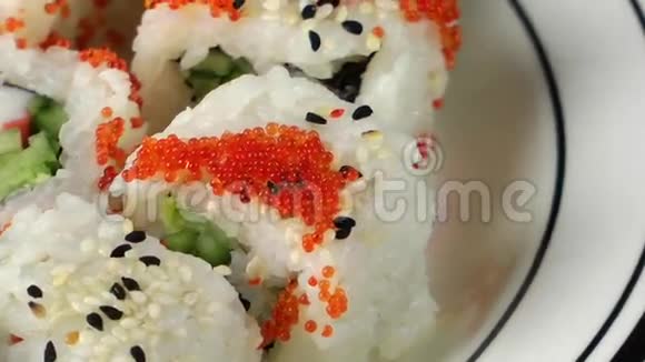 传统日本美食寿司视频的预览图