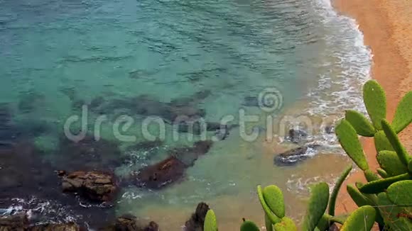 绿松石地中海海滩视频的预览图