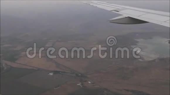 智利阿塔卡马沙漠鸟瞰图视频的预览图