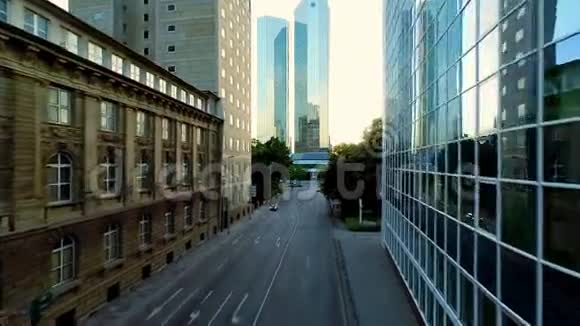 现代办公摩天大楼建筑视频的预览图