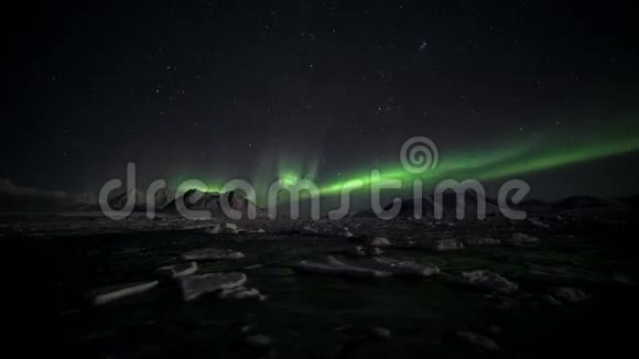 北极光斯皮茨伯根斯瓦尔巴视频的预览图