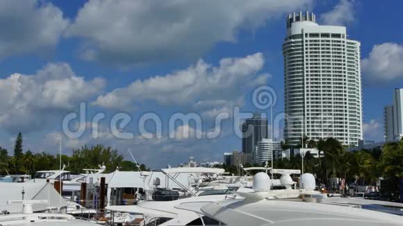 迈阿密海滩国际船展视频的预览图