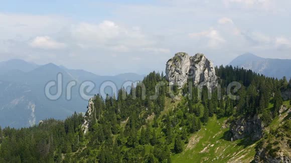 德国巴伐利亚阿尔卑斯山的山景视频的预览图