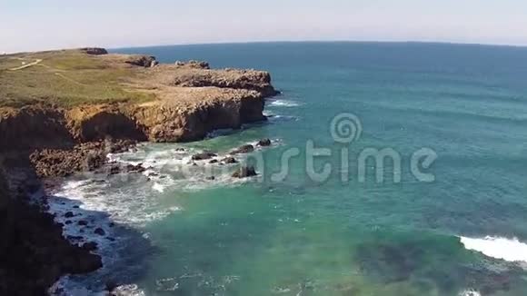 葡萄牙的岩石和海洋航空视频的预览图