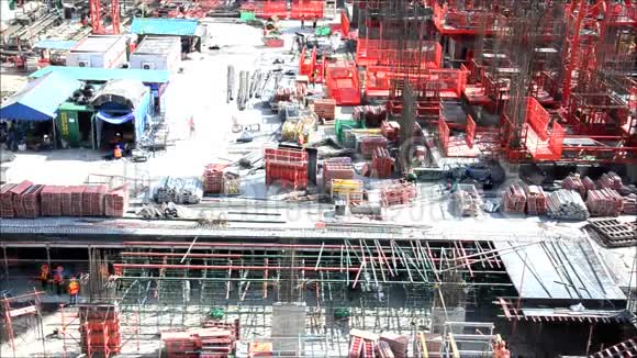 在泰国曼谷建造商业建筑工地的工作人员视频的预览图