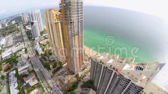 空中视频SunnyIsles海滩视频的预览图