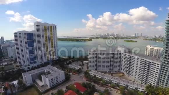 迈阿密海滨房地产航空4k视频视频的预览图