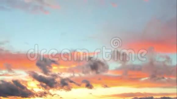 日落的天空与云彩时间的流逝视频的预览图