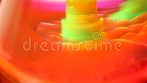 液体在显微镜下移动视频的预览图