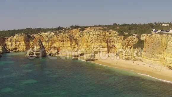 从葡萄牙的普拉亚马林哈起飞视频的预览图