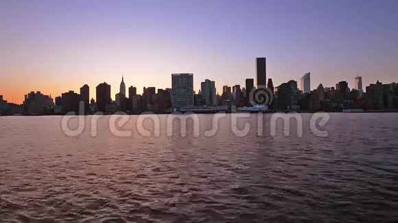 纽约市东河天际线视频的预览图