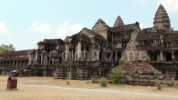 柬埔寨暹粒吴哥窟寺庙视频的预览图