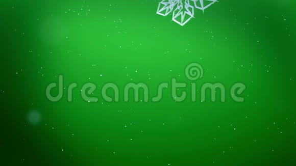 装饰3d雪花落在绿色背景上用作圣诞节新年贺卡或冬季环境的动画视频的预览图