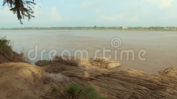 竹子湄公河柬埔寨东南亚视频的预览图