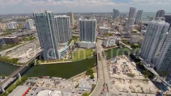迈阿密市中心的高层建筑视频的预览图