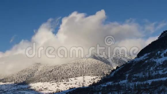 比利牛斯山脉景观视频的预览图