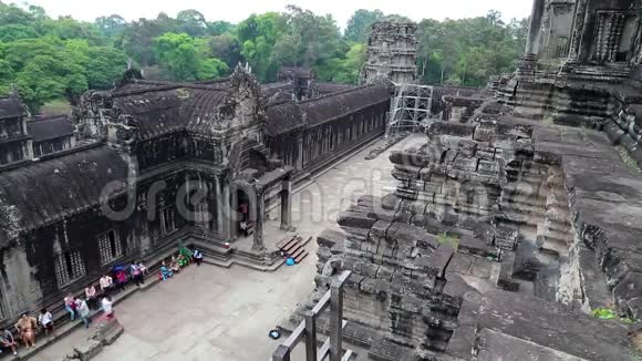 柬埔寨暹粒吴哥窟寺庙视频的预览图
