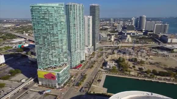迈阿密市中心的空中建筑视频的预览图