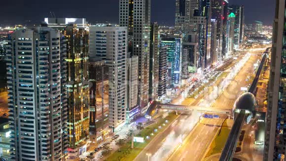 迪拜的高光大街上的时光流逝视频的预览图