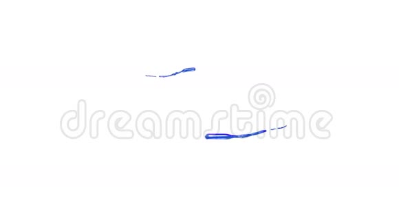 蓝色液体正在形成一个圆圈果汁视频的预览图