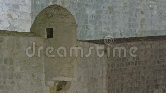 杜布罗夫尼克旧城墙的细节视频的预览图
