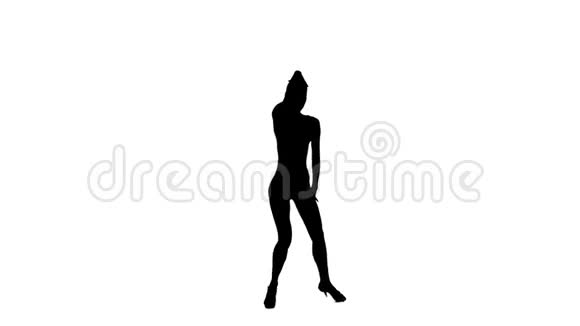 专业舞女跳舞拉丁舞慢动作白色背景剪影视频的预览图